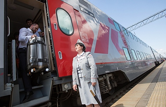 Из Москвы в Адлер будет ходить двухэтажный поезд "Вячеслав Тихонов"