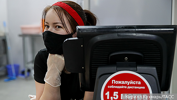 Вирусолог Чепурнов: Носить маски могут обязать работников торговых сетей и госслужащих
