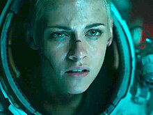 «Держите дверь закрытой»: в сети появился отрывок из триллера «Под водой» с Кристен Стюарт