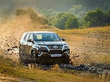 В России стартовали продажиToyota Fortuner