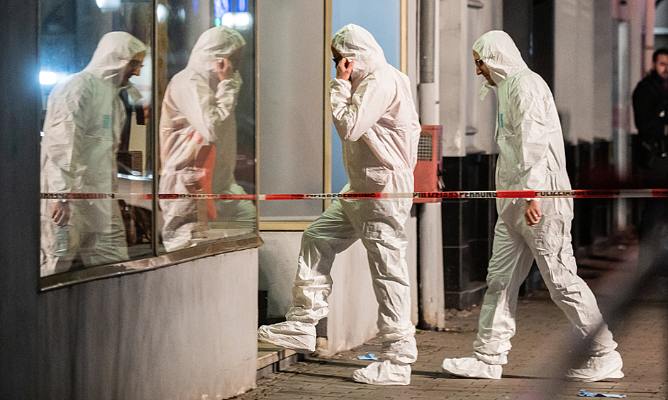 Как сообщает Газета.Ru со ссылкой на издание Bild, трагедия произошла в курительной комнате кальянной «Midnight» в центре города.