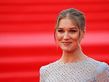 «Я выхожу замуж во второй раз»: Кристина Асмус разыграла подписчиков фотографией в свадебном платье