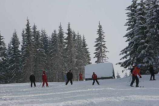 На украинском горнолыжном курорте из-за отключений света остановились подъемники