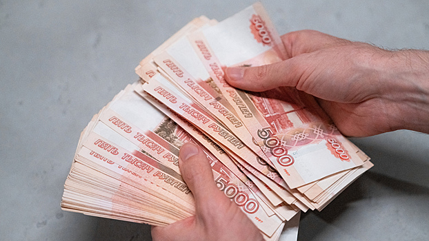 Эксперты назвали рабочие профессии с зарплатой 300 тысяч рублей