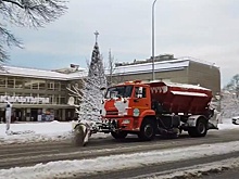 Из-за мощного снегопада отменили подвоз детей в школы в Геленджике
