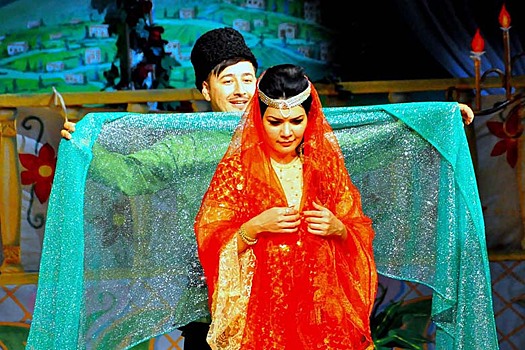 Театр кукол в Ашхабаде представил зрителям всемирно известную историю любви