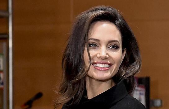 «Вижу, что старею»: Анджелина Джоли рассказала о своей внешности