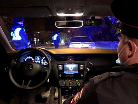 Вместе с сотрудниками ГИБДД Кабардино-Балкарии о последствиях нетрезвого вождения водителям рассказывают общественники