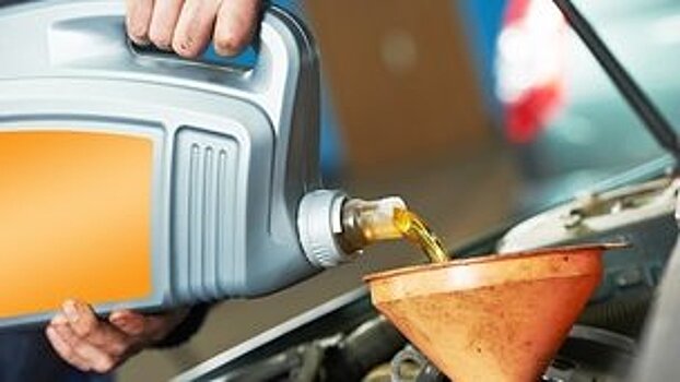          Замена моторного масла: актуальность и плюсы обращения в автосервис       