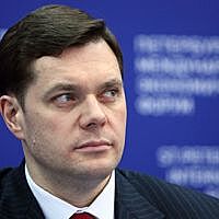 Миллиардер Олег Тиньков рассказал Владимиру Познеру о смерти, мазохизме и бизнесе