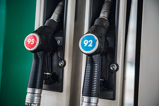 Экономисты сравнили доступность бензина в Кузбассе с другими регионами