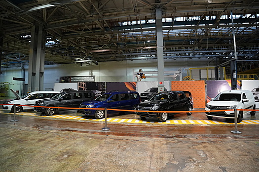 АвтоВАЗ добавил три новых цвета Lada Largus Cross
