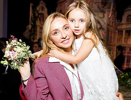 Татьяна Навка с дочерью, дети Филиппа Киркорова и другие звездные гости на показе Галин Юдашкиной