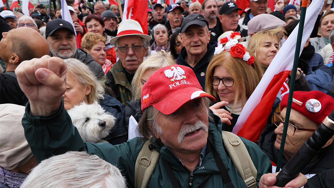 В Госдуме объяснили просьбы к полякам покинуть Россию