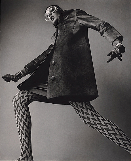 Нил Барр. Диана Ньюман, 1966. Эта фотография американского фотографа отражает психоделический стиль одежды 1960-х.