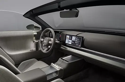 Главный дизайнер Mercedes-Benz раскритиковал салон свежего концепта Audi