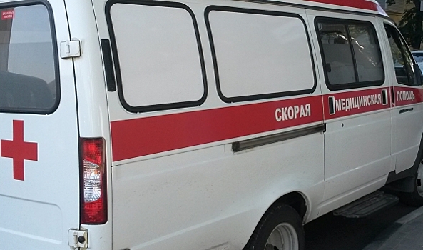 В Воронежской области автомобилистка на кроссовере сбила молодого мужчину