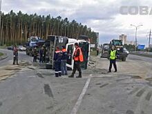 На перекресток Московской-Объездной пригнали спецтехнику спасать длинномер