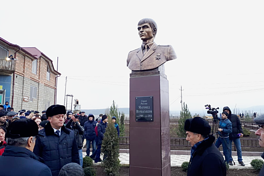 В Сергокалинском районе Республики Дагестан открыт памятник Герою России Магомеду Нурбагандову