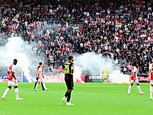 Вратарь и защитник «Фейеноорда» столкнулись после финального свистка в матче с «Фенербахче»