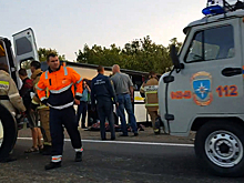 В Сети появилось первое видео с места крупной аварии с участием зерновоза и автобуса