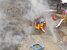 В Терновке ресурсники слили воду из системы на детскую площадку