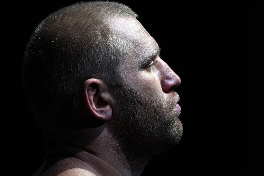 Чейк Конго досрочно победил Сергея Харитонова на турнире Bellator 265, видео