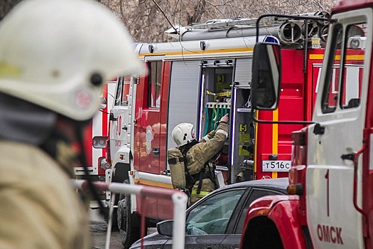 В Омске на территории автовокзала загорелся пассажирский автобус