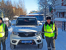 Еще одному автолюбителю Югры пришли на помощь сотрудники Госавтоинспекции