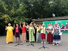 Укрепить дыхательную систему с помощью пения: участники «Московского долголетия» занимаются вокалом