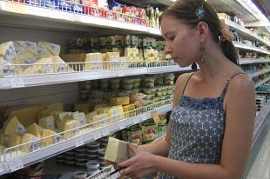 В омских магазинах за год подорожали гречка, картофель и сыр