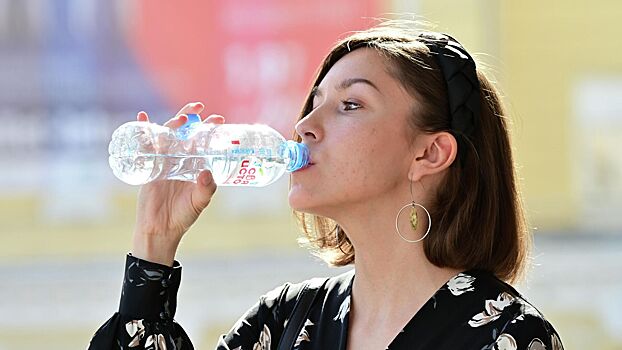 Питьевую воду раздают пассажирам из-за жары на автовокзалах Москвы