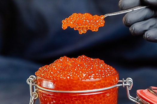 Эксперт спрогнозировал снижение цен на красную икру после праздников