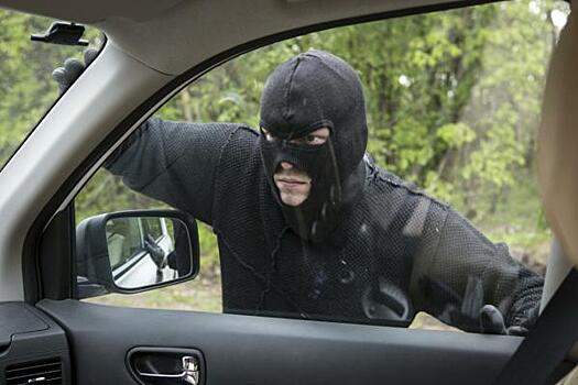 Пьяный охранник угнал Mercedes, чтобы отпраздновать день рождения