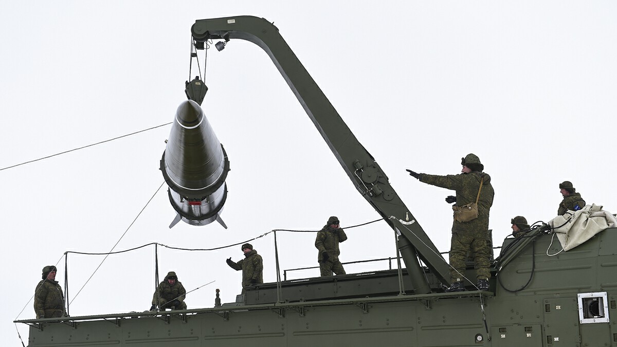 Вся в руинах: Украину предупредили о страшных последствиях от удара Орешником