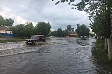 В Старой Руссе дожди залили единственный въезд в город