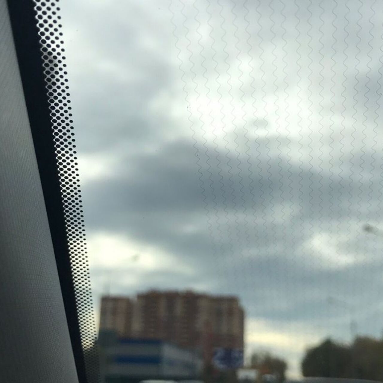 Принцип работы системы обогрева для стекла автомобиля