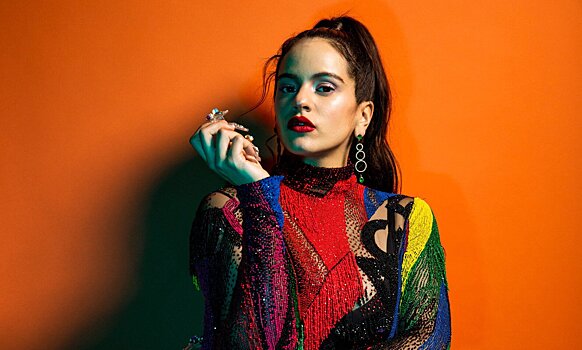 «Барса» сыграет с «Реалом» в форме с логотипом певицы Розалии