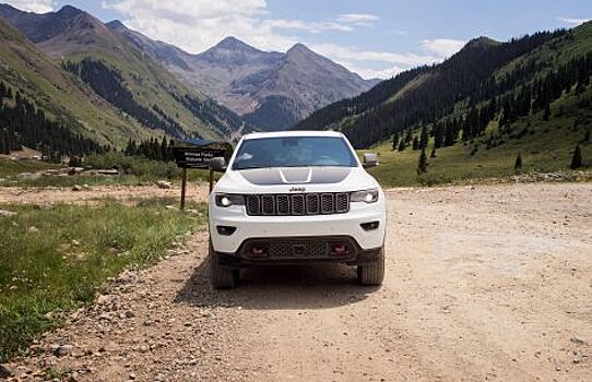 Опасная дорога в горы. Тест-драйв Jeep Grand Cherokee TrailHawk