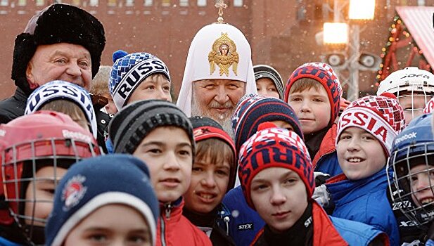 Патриарх Кирилл открыл детский турнир по хоккею с мячом