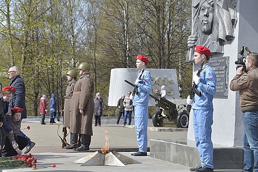 В Кирове почтили память парня, который первым установил красное знамя над Рейхстагом