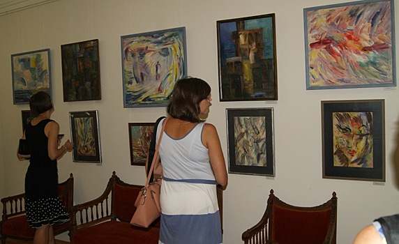 Выставка живописи и графики Алены Гурьяновой открылась в центре на Дмитровке