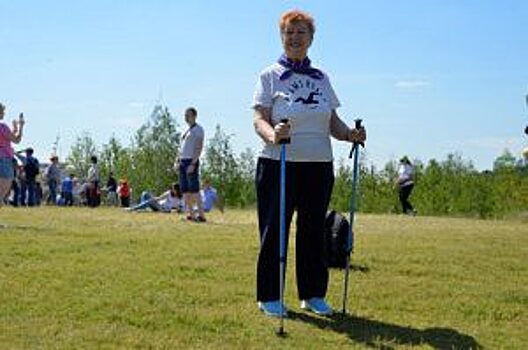 Горожан пригласили на урок по скандинавской ходьбе в Екатерининский парк