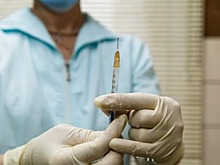 Четыре тысячи прививок от COVID-19 ставят в день в Новосибирске