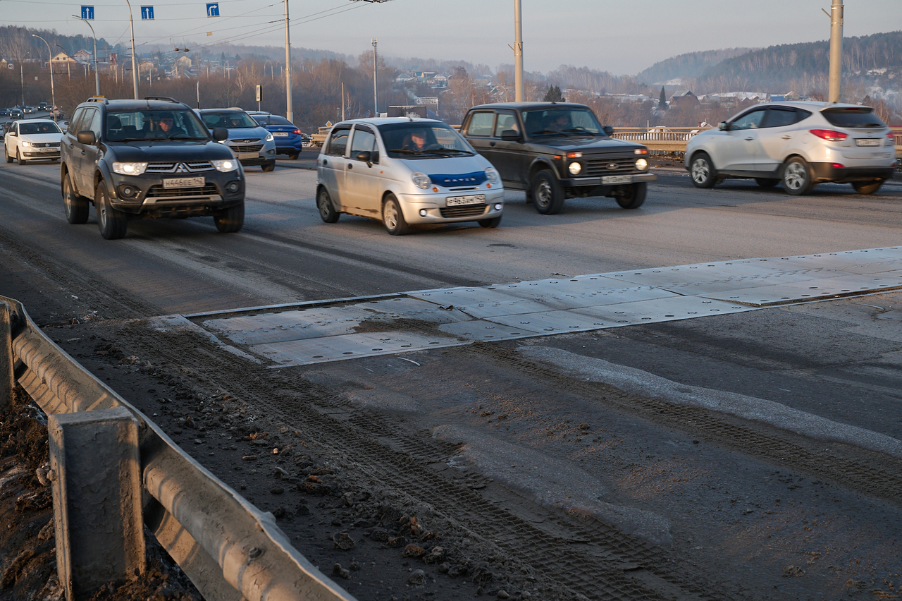 Более 20% кемеровчан согласились отказаться от машин на время ремонта Кузбасского моста