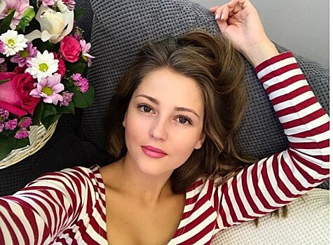 А где кольцо?: Анну Михайловскую заподозрили в разрыве с мужем