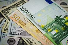 Экономист назвал причины ослабления евро к доллару