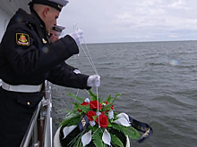 Военнослужащие Балтфлота почтили память тех, кто погиб в море в военные годы