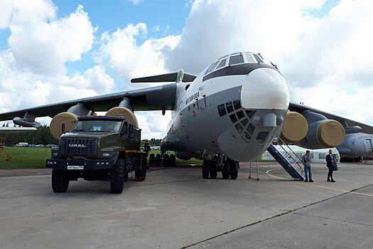 Первый российский топливозаправщик Ил-78М-90А представили на МАКС-2019