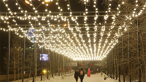 На улицах Москвы к Новому году появились световые тоннели